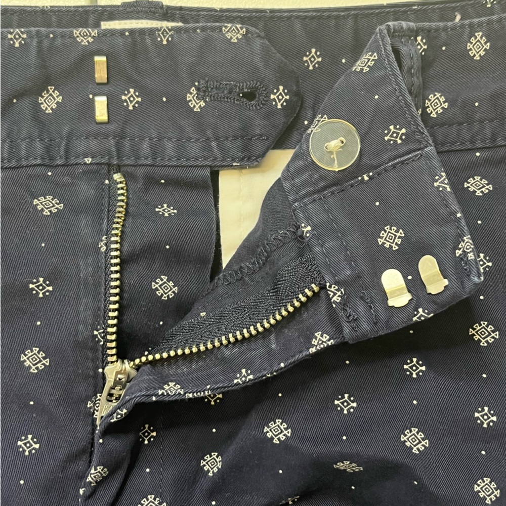 Women’s GAP City Short Navy Blue White Print Shorts. Size 10 - Picture 6 of 13
